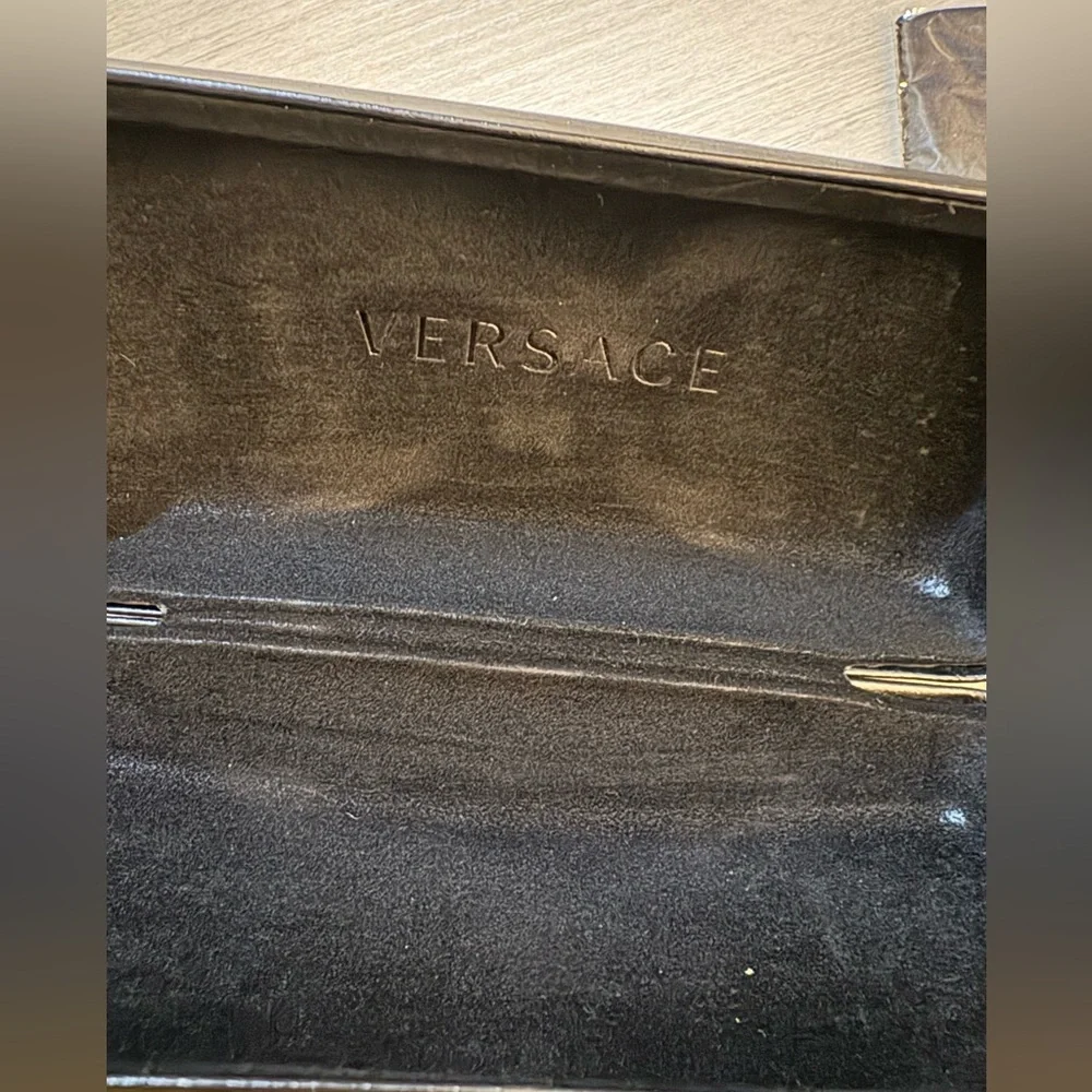 NWT Versace‎ Black and Gold Sunglasses (papers,box ,dust bag)
